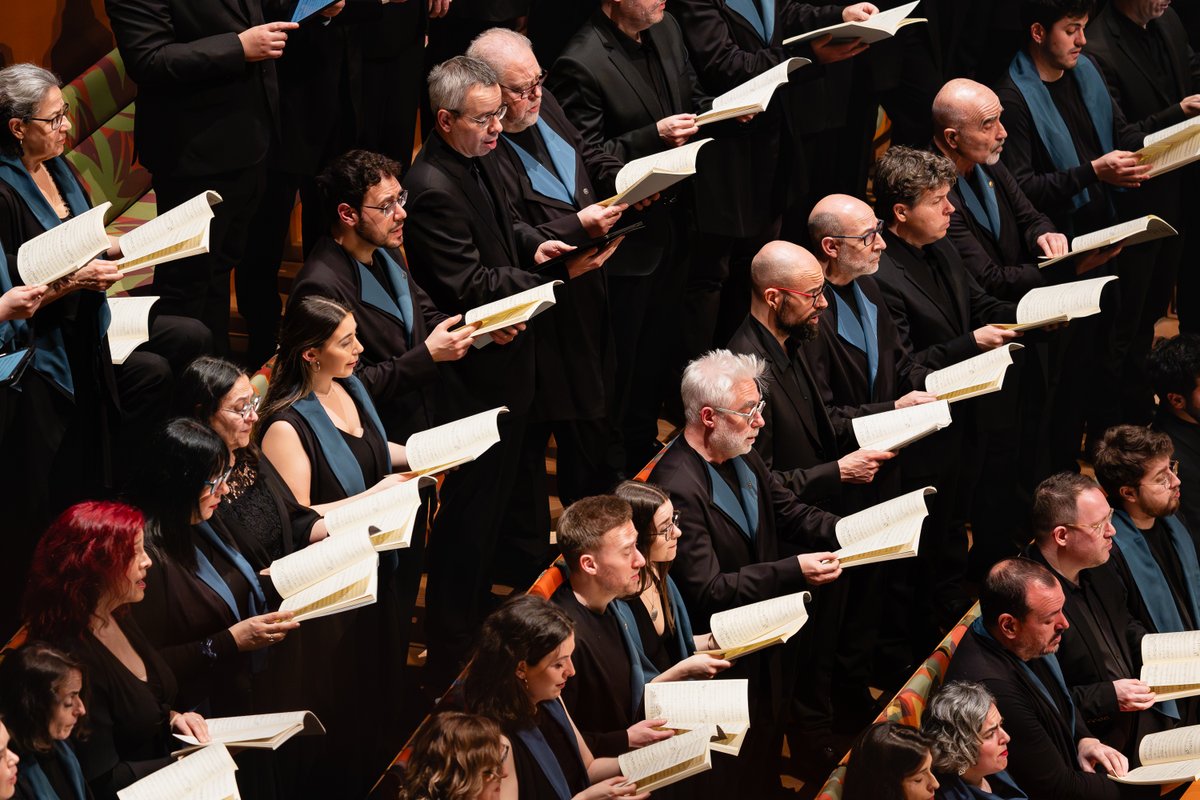 CorCambraPalau's tweet photo. 💥El passat cap de setmana, l'@Orfeo_Catala i el
@CorCambraPalau van assolir una fita històrica a Los Angeles

Van interpretar la 'Missa solemnis' de Beethoven amb LA Phil, sota la batuta de @GustavoDudamel, al Walt Disney Concert Hall

El debut de l’Orfeó als Estats Units!🙌🏼 https://t.co/8yP3zpRNsz