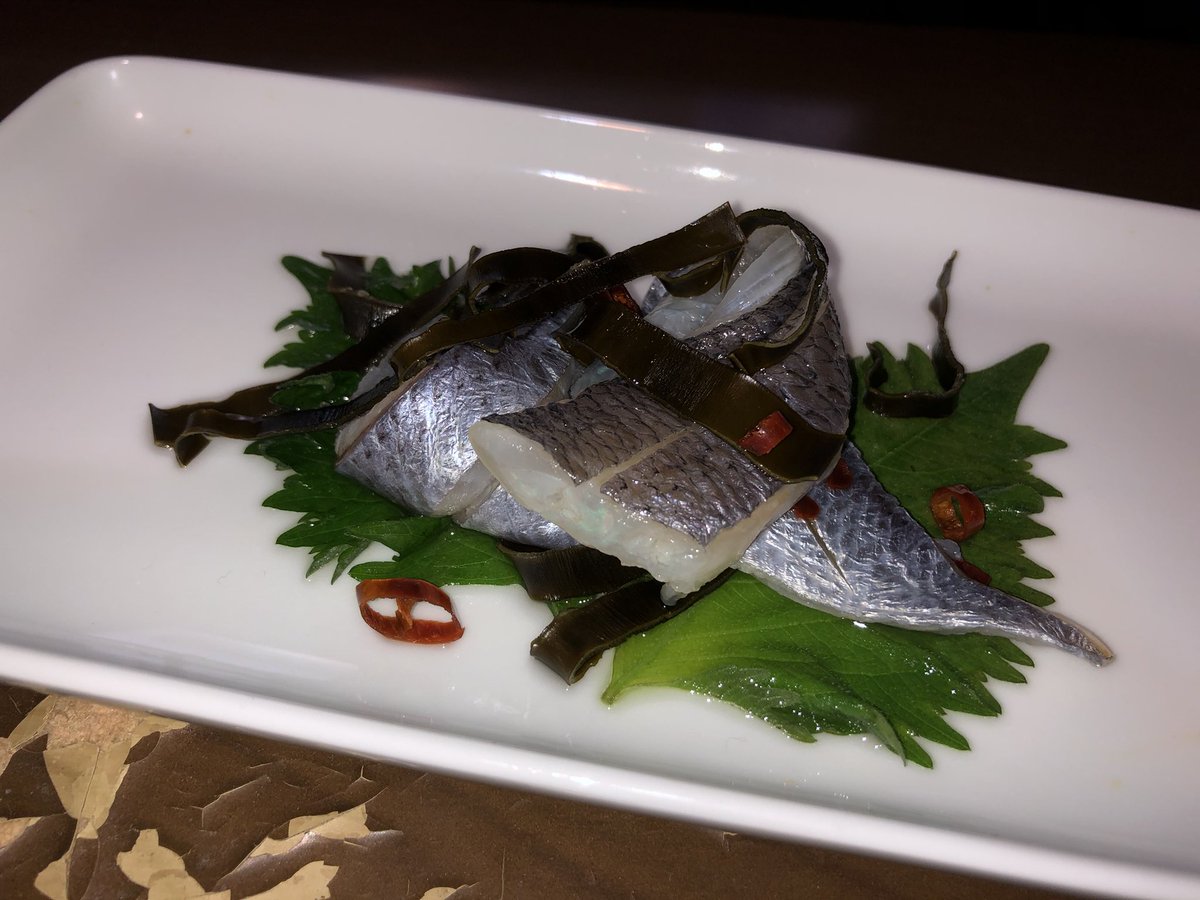 dodoria1024's tweet photo. ギンメダイの酢締め。
これは中々美味い。 https://t.co/HUvRDzQcMK