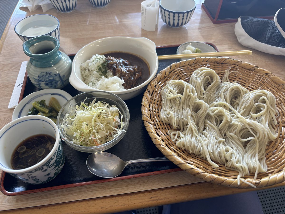 sato3_0810's tweet photo. スノボ旅行記 https://t.co/wMBwiwH23t
