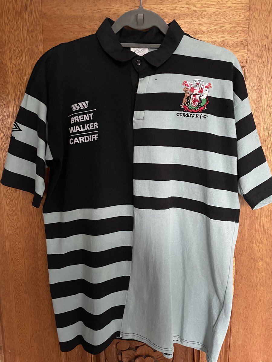 LlyrJohnson's tweet photo. @RJJBnB I managed to aquire this beauty from a random website in Malaysia. Any idea on when this was out kit? Old school Umbro kit. Love quarters and the stripes 💙 https://t.co/TqGc4QWVS5