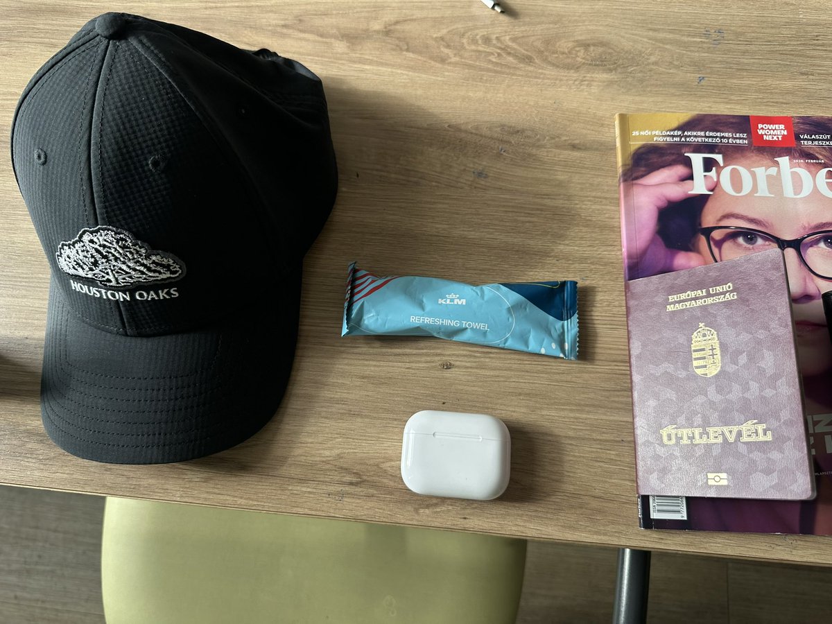 andrasberczeli's tweet image. @KLM is the best airlines in the world. They give Refreshing Towels!
#airlines #goodcustomerservice #sorry