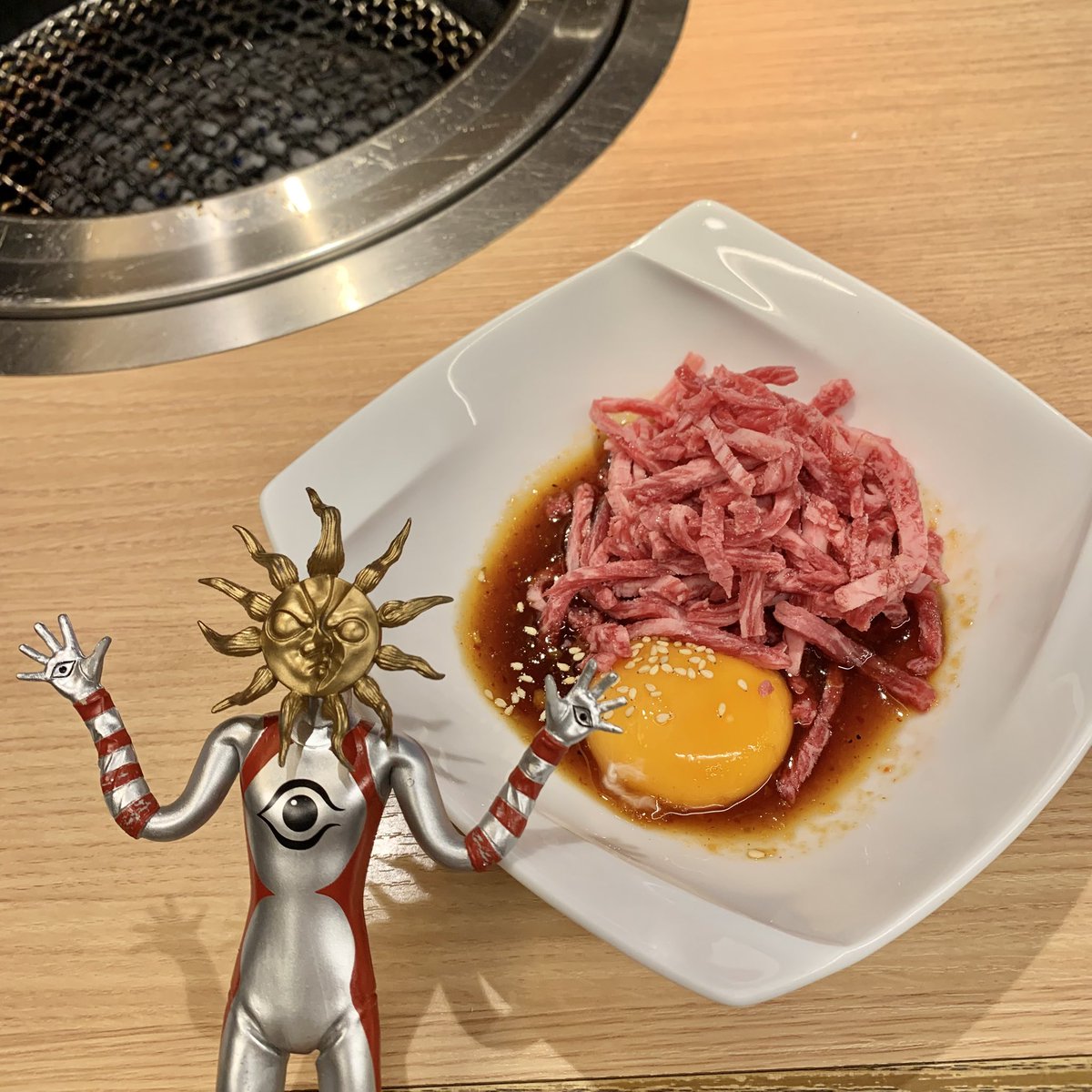 岡本太郎先生の115歳のお誕生日🎂 お肉食べて勝手にお祝いしました