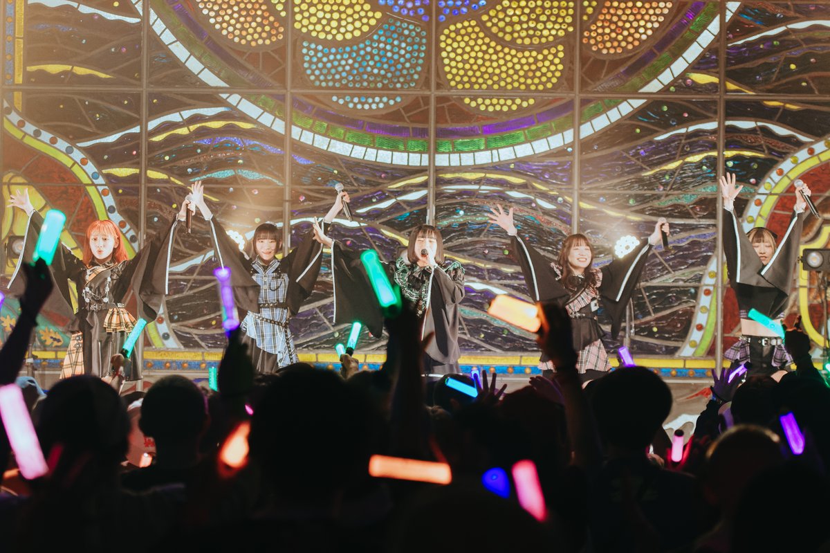 ototoy_info's tweet photo. 【#ライブレポート】
京都を拠点に活動するアイドル・グループ、きのホ。が京都KBSホールにて、主催フェス〈ホ。フェス2026〉を開催✨

音楽への「愛」で満ちた2日間の模様を、大量のライブフォトと共に、その模様を詳細にレポートします✅
#ポフェス2026 
https://t.co/kae5pvH1Se https://t.co/px5TeTa9CQ