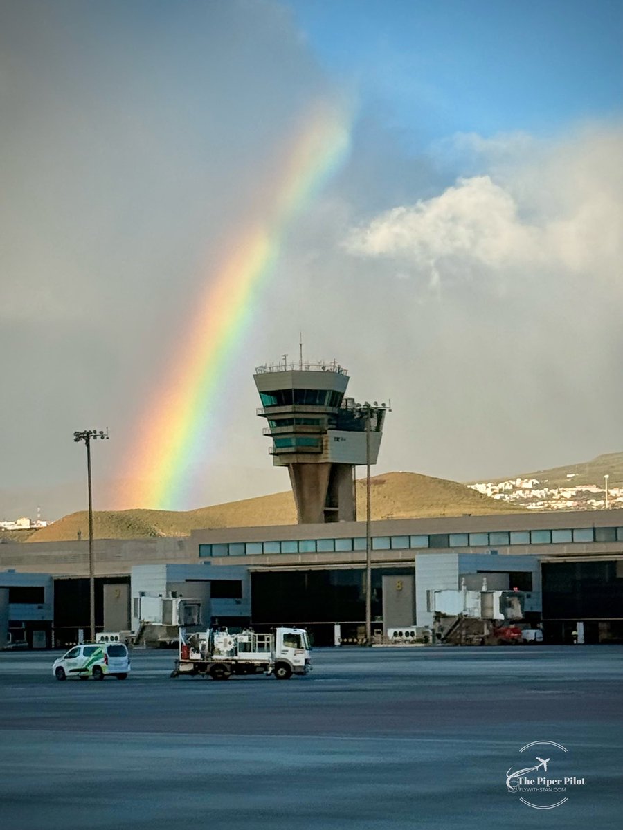 stani320's tweet image. Rainbow over the tower at Gran Canaria airport 🌈⛅️ #grancanaria #tower #airport #weather #rainbow #sky