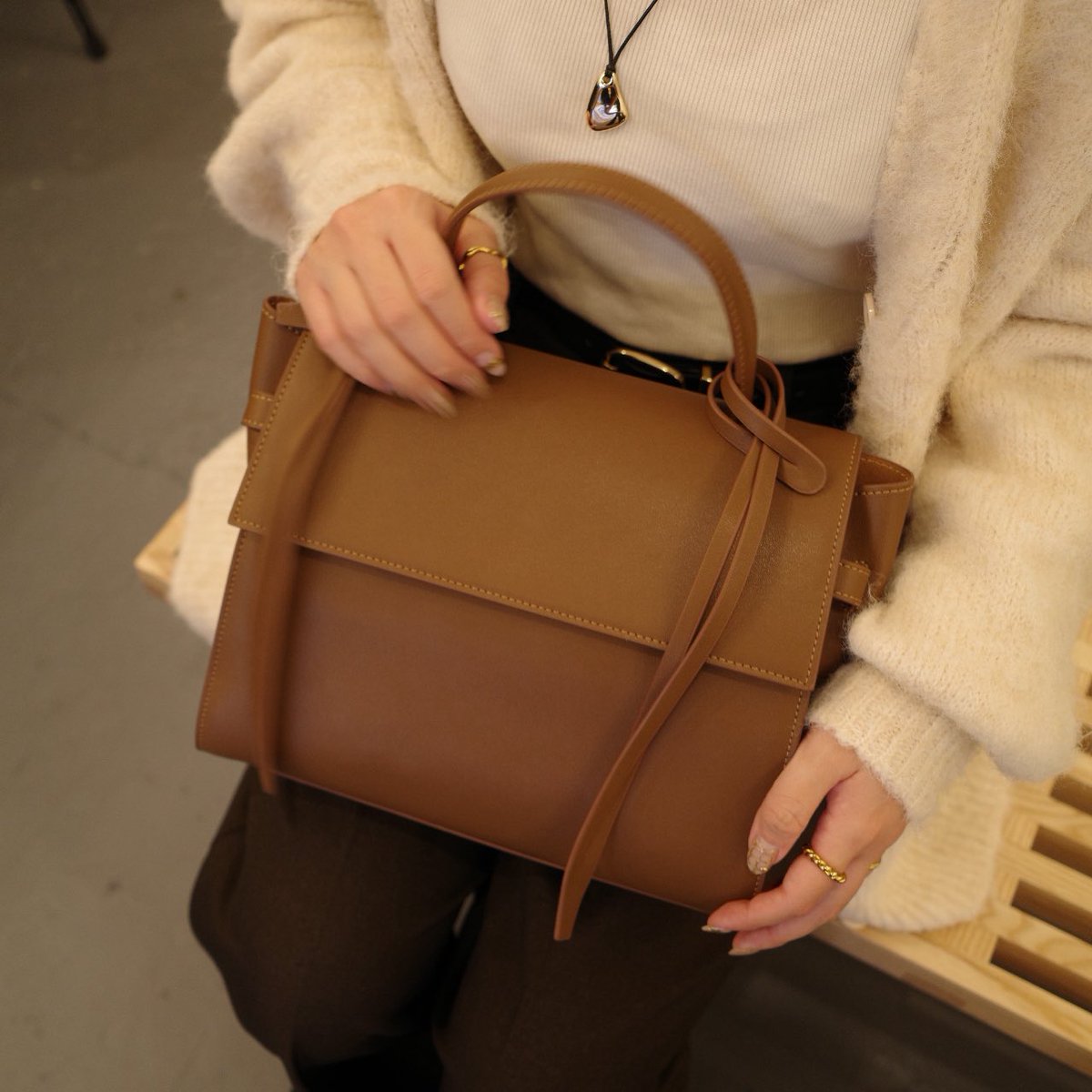 m28_ia's tweet photo. メルボルン発のバッグがかわいい👜♡ https://t.co/FVb68L55d0