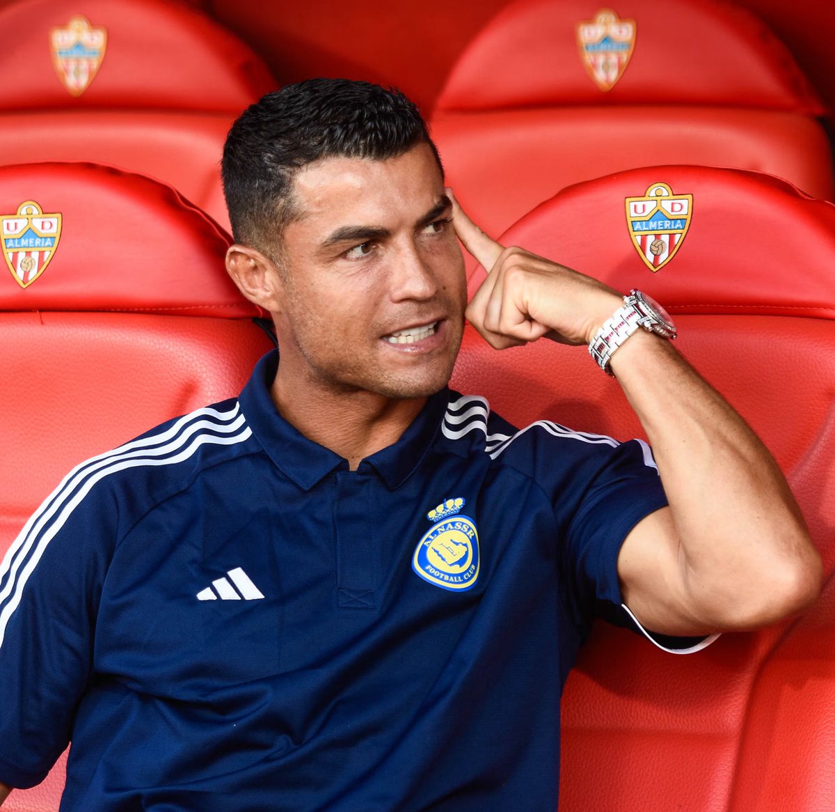 🗣️ Rubi, sobre la compra del 25% del Almería por parte de Cristiano Ronaldo:

«Estamos muy contentos, le damos la bienvenida. Es una noticia muy ilusionante que personas como él con el conocimiento del fútbol al mil por mil puedan ayudar a nuestro club»