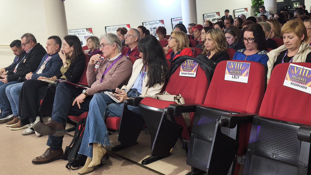 UGTPV's tweet photo. ✊💜 El feminismo sindical late con fuerza en la VIII edición de Mujeres Inspiradoras de @UgtAlacanti.

Las mujeres jóvenes de UGT han debatido sobre visibilidad y RRSS y acoso y también hemos reconocido a Paula y María Jose su firme compromiso con la igualdad y con el sindicato. https://t.co/xRcA2xJDB4