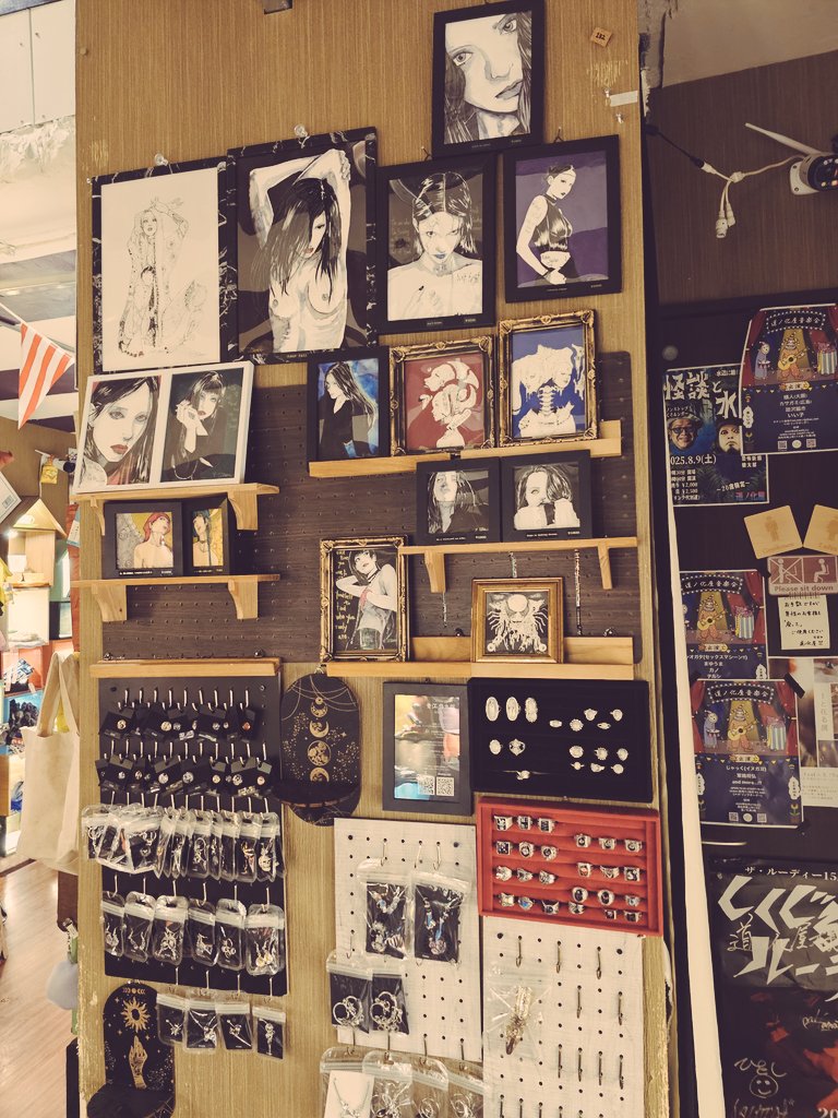 u00artgraffiti's tweet photo. 道ノ化屋 @Michinokeya 様

作品 全てリニューアルさせて頂きました〜

委託開始から殆ど追加してなかったので思い切って全リフォーム

お近くの方は是非
ご来店くださいませ〜 https://t.co/pa8fdUw1Ss