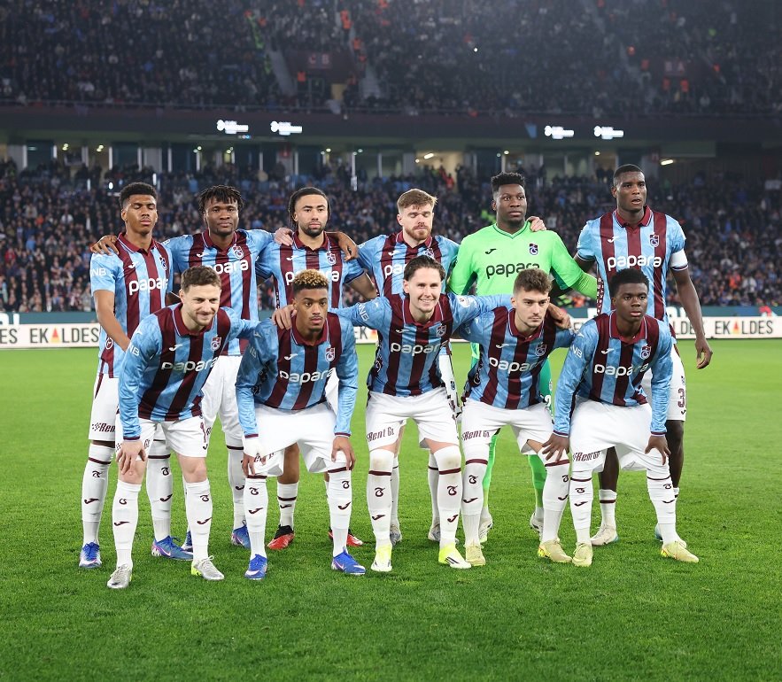 TurgayBesyildiz's tweet photo. Yarın akşam, saat: 20.oo'de  Papara Park'ta oynanacak olan Trabzonspor- Karagümrük maçı için, şu ana kadar satılan (kombine dahil) bilet sayısı : 7.900   bu ayıp da HERKESE yeter!!!
Hadi iyi iftarlar! https://t.co/b8Lf9bZouM