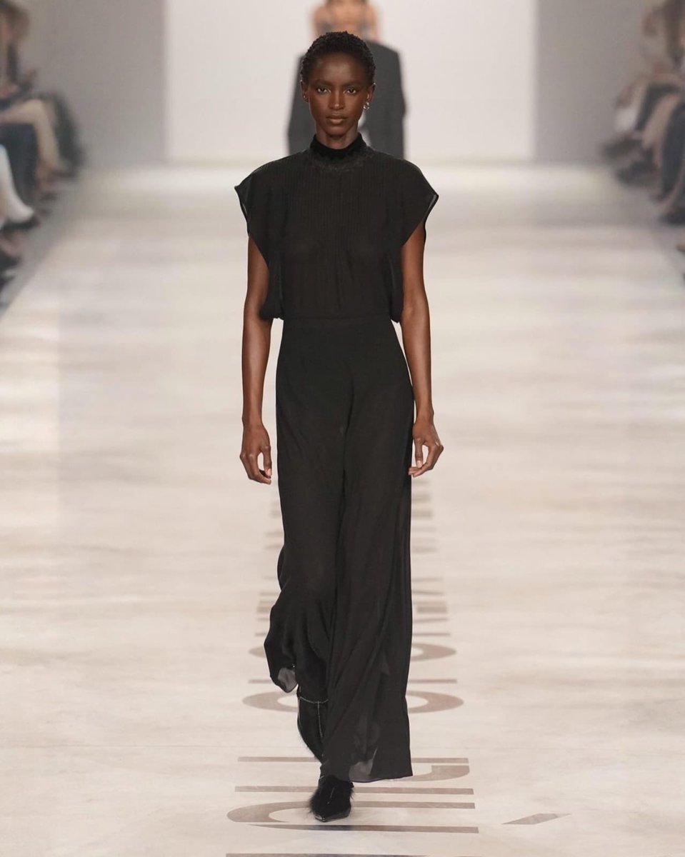 THE FASHION RESOURCE tweet media