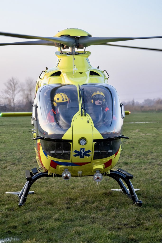 lifeliner4media's tweet photo. Lifeliner 4 PH-LLN gisteren begin in de avond in Westpoort (Hoogkerk). 

https://t.co/tTVh27bVu1

#Lifeliner4 #Phlln #Westpoort #Hoogkerk #Groningen https://t.co/5pPVl9Bkqf
