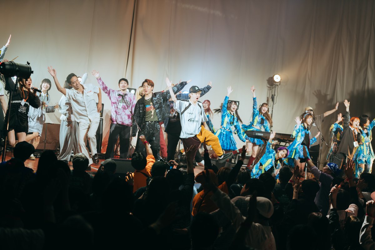 ototoy_info's tweet photo. 【#ライブレポート】
京都を拠点に活動するアイドル・グループ、きのホ。が京都KBSホールにて、主催フェス〈ホ。フェス2026〉を開催✨

音楽への「愛」で満ちた2日間の模様を、大量のライブフォトと共に、その模様を詳細にレポートします✅
#ポフェス2026 
https://t.co/kae5pvH1Se https://t.co/px5TeTa9CQ