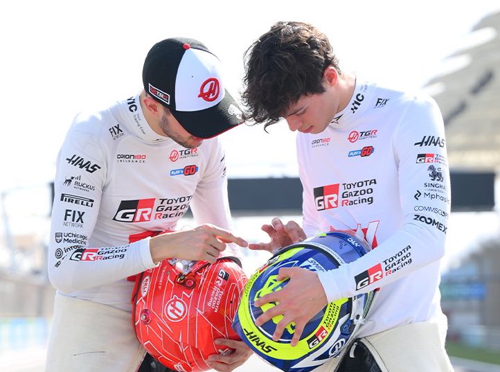 귀욥다
쥐돌이곰돌이.....🫰🏻🫰🏻