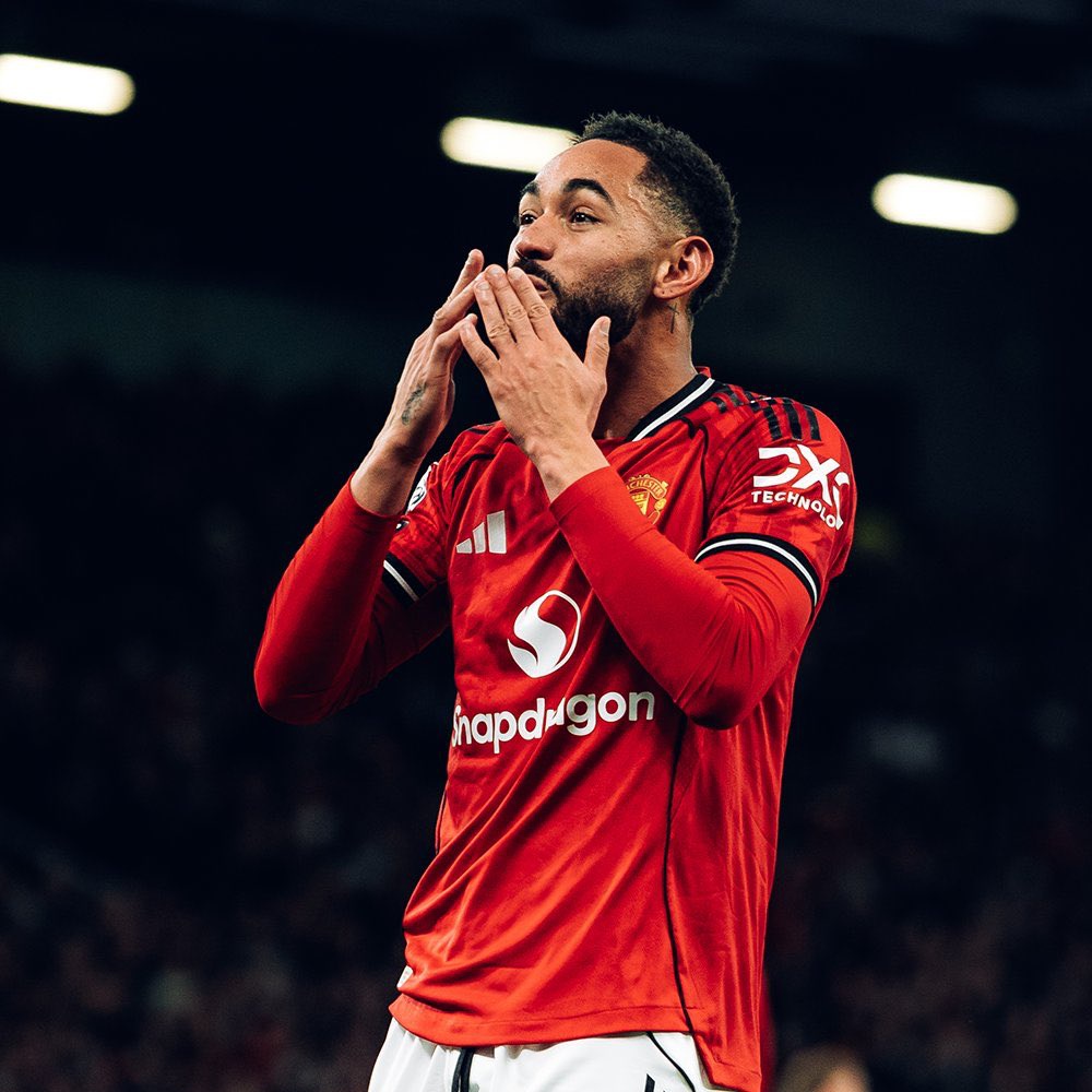 ꧁ß3η➻𒍜➻♥♥ tweet media