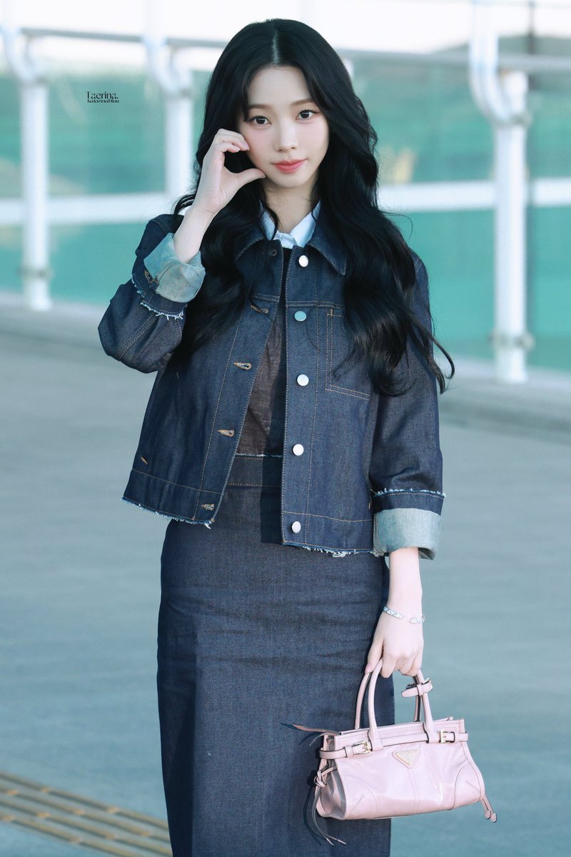 rina99765988's tweet photo. This partnership redefines modern luxury, with Karina shining at its very heart.

KARINA FOR PRADA FW26
#PradaFW26xKARINA https://t.co/PbZaWcxysl