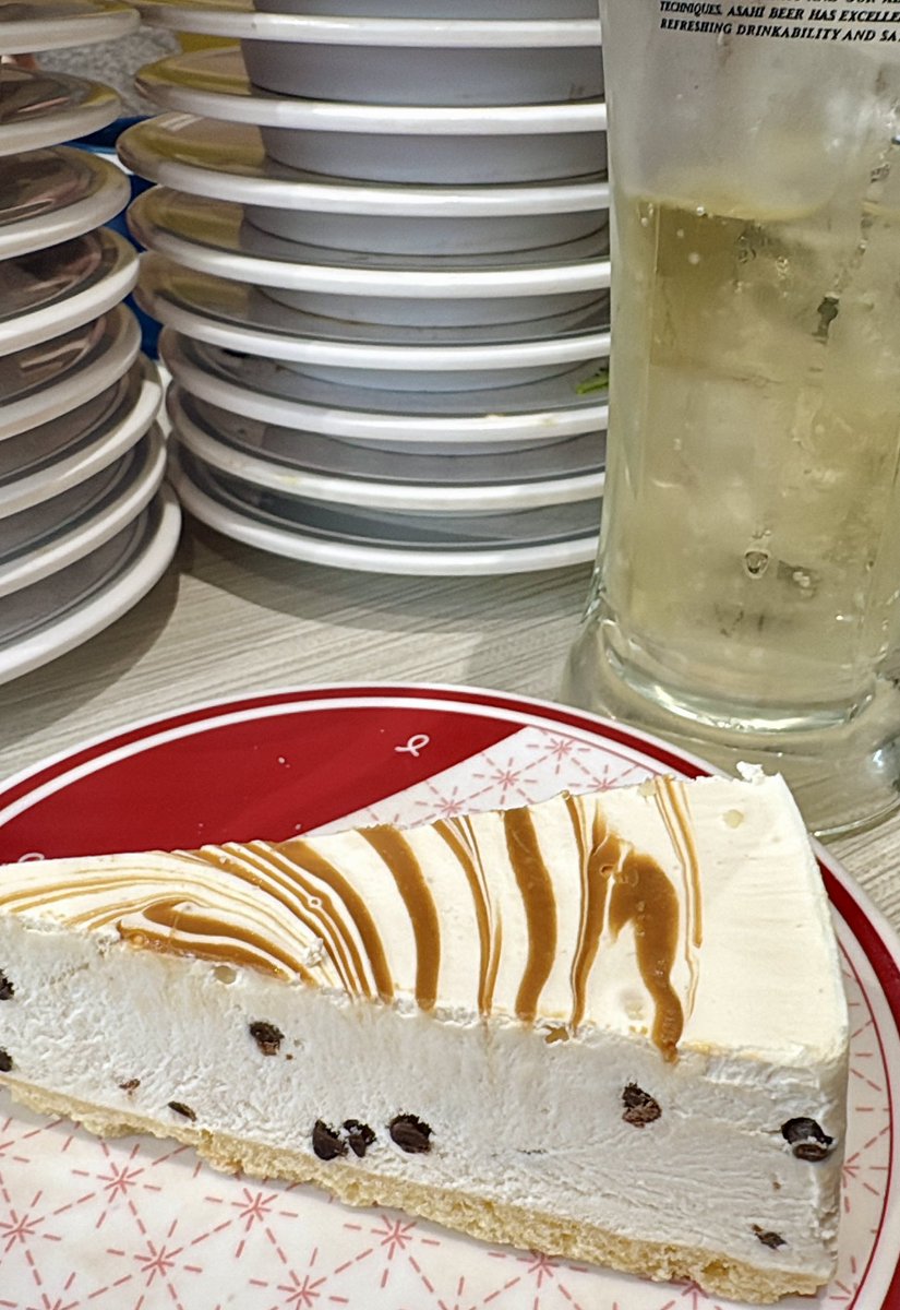 ティラミス楽しみに来たのに品切れ😭

ティラミスと一緒に頂こうとハイボールおかわりしちゃったから、レアチーズケーキをオーダー🙆‍♀️