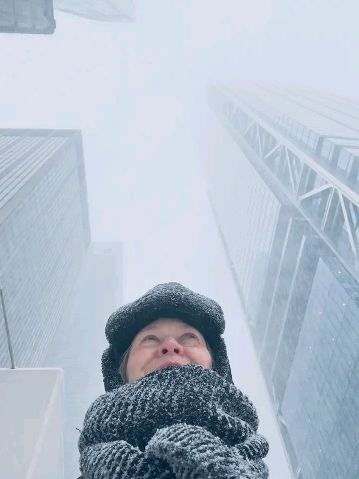 luisa_holda's tweet photo. Monday morning over here in New York City 🥶🇺🇸 https://t.co/NbtIgvOzrP