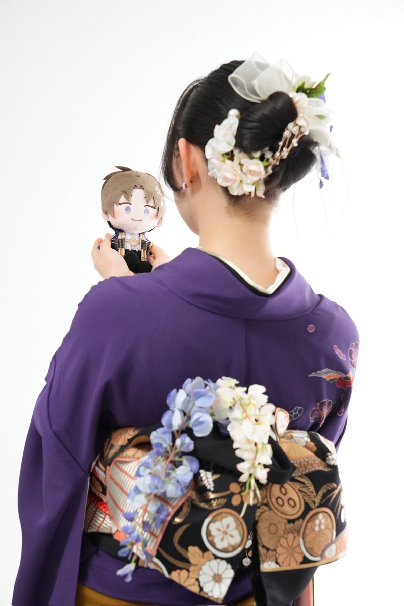 成人記念に、娘氏が小5からずっと推してる長谷部の概念振袖で撮影してきました。
帯の長谷部紋前に出るように着付けしてくれた審神者フレンズ圧倒的大感謝…🥺✨