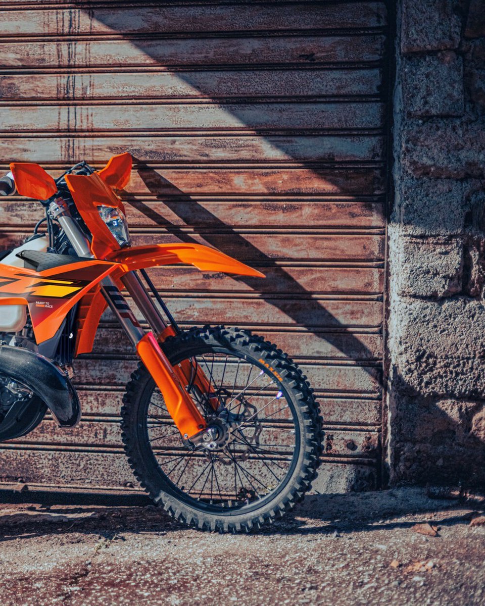 KTM_UK's tweet image. FIM SuperEnduro World Championship weekend in the UK?

Sounds like the perfect time to drop the KTM 300 EXC into your feed. You're welcome.👊

Hit the link to check out the full KTM EXC lineup. brnw.ch/21x0hf0

#KTM #ReadyToRace #Enduro #KTM300EXC