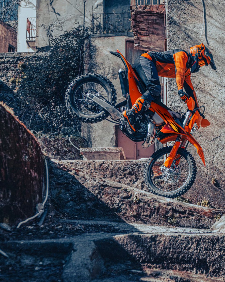 KTM_UK's tweet image. FIM SuperEnduro World Championship weekend in the UK?

Sounds like the perfect time to drop the KTM 300 EXC into your feed. You're welcome.👊

Hit the link to check out the full KTM EXC lineup. brnw.ch/21x0hf0

#KTM #ReadyToRace #Enduro #KTM300EXC
