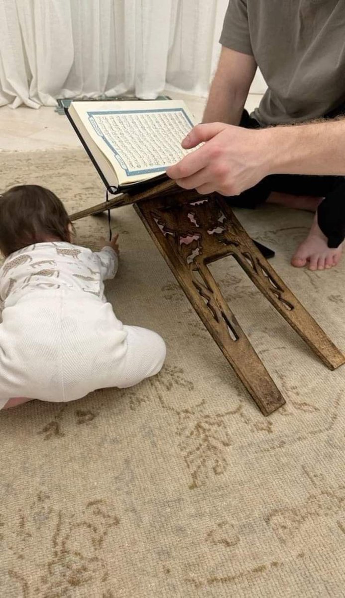 •خانوم‌سین• tweet media