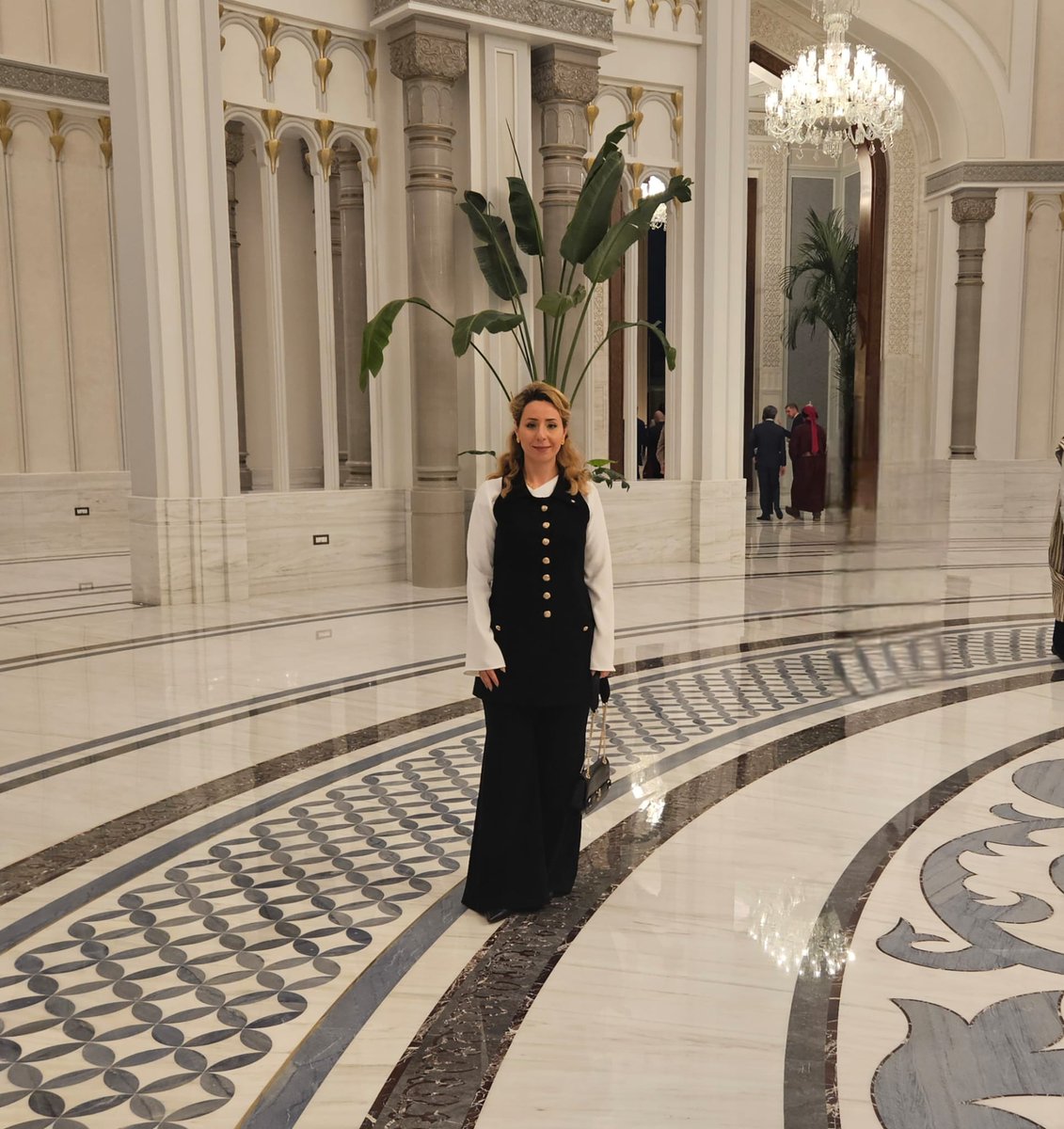 RO_Emb_Qatar's tweet photo. Honored to attend the Iftar banquet hosted by HH the Amir Sheikh Tamim bin Hamad Al-Thani, a special occasion to celebrate the spirit of Ramadan, express gratitude for the Qatari hospitality &amp; strengthen dialogue &amp; cooperation. 
Ramadan Kareem!🌙 https://t.co/O7BBmdWwfK