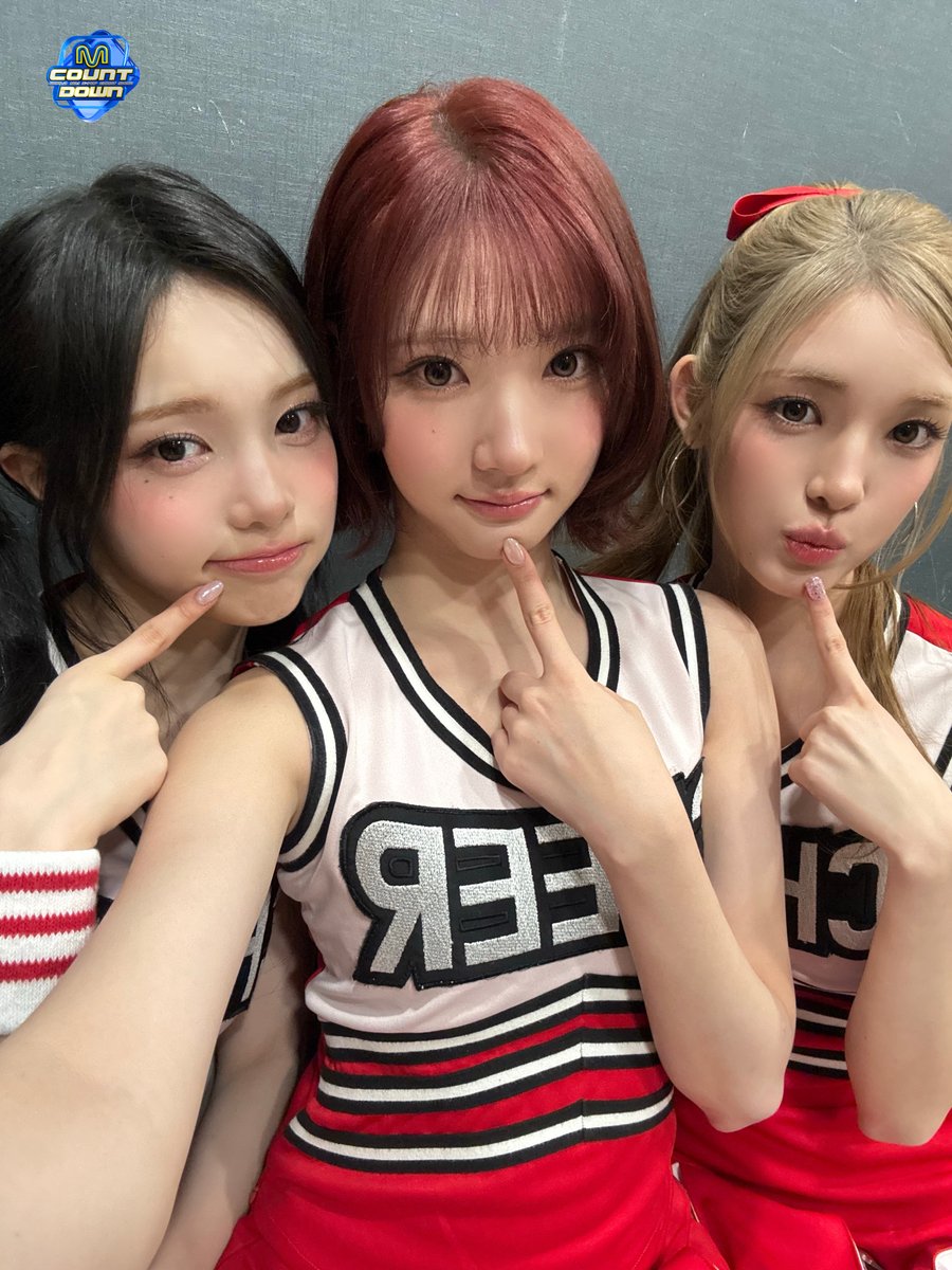 MnetMcountdown's tweet photo. 루 : 루드 엠카 최초 공개 무대
드 : 드가자

너무 감사하고 사랑하고 행복하고 좋아하고 아끼는.. 심장에 무례한 하이쮸 엠씨와 하츠투하츠 무대 안 보면 쏘 루드.. 🥲 하이쮸가 “You are so rude”라고 하기 전에 또 봐!

#엠카운트다운 #MCOUNTDOWN
#Hearts2Hearts #지우 #유하 #이안 https://t.co/RvYNx4498k