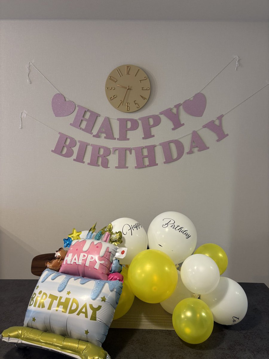 昨日は誕生日、いろんな方からお祝いしていただきました🎂
ジュノのセンイルと1ヶ月違いの誕生日、ジュノを推してはじめて私の誕生日に意味ができました🫶←意味を持たせるにはだいぶ薄いですがw
これからもジュノを推しまくります、よろしくお願いします💛
#이준호 #LEEJUNHO #준호 #JUNHO #ジュノ
