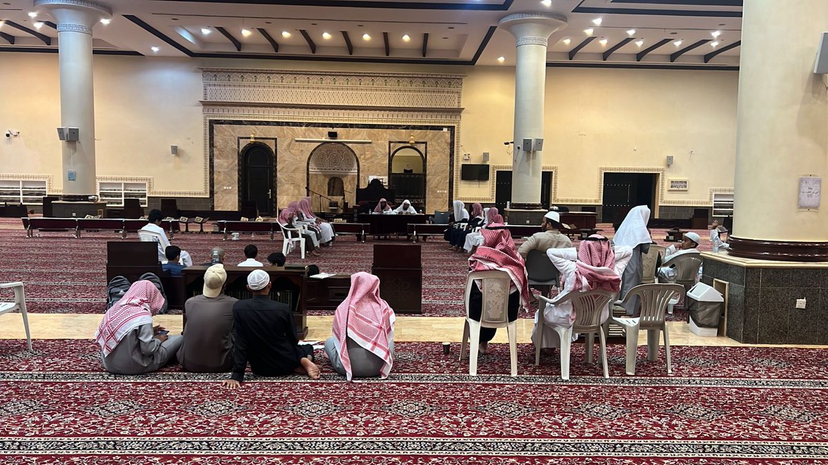 tahfithaboarish's tweet photo. برعاية مؤسسة الشيخ عبدالله القرعاوي الخيرية؛ ينطلق الدوري ال��رآني بمشاركة ١٢ فريقًا تضم نخبة من الحفاظ المتميزين:
4 من مجمع القرعاوي
5 من مجمع الحكير
1 من حلقات فلس
1 من حلقات راح الحجاجة
1 من حلقات جامع المجصص
نسأل الله التوفيق للجميع.
@Alqrawi1 https://t.co/gTtqYMYuTw