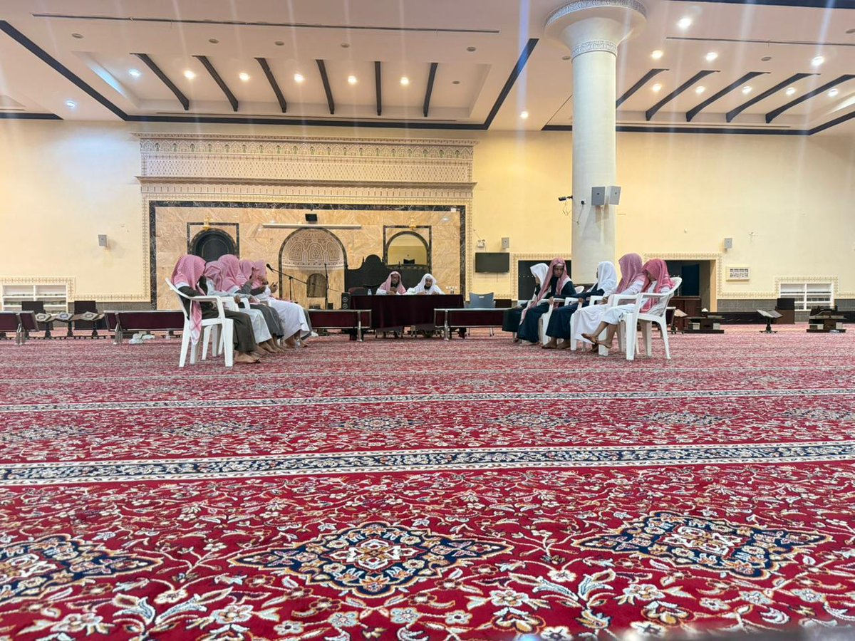 tahfithaboarish's tweet photo. برعاية مؤسسة الشيخ عبدالله القرعاوي الخيرية؛ ينطلق الدوري ال��رآني بمشاركة ١٢ فريقًا تضم نخبة من الحفاظ المتميزين:
4 من مجمع القرعاوي
5 من مجمع الحكير
1 من حلقات فلس
1 من حلقات راح الحجاجة
1 من حلقات جامع المجصص
نسأل الله التوفيق للجميع.
@Alqrawi1 https://t.co/gTtqYMYuTw
