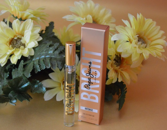 ¡Hola, chicas! Hoy en mi blog hablo sobre “Bright Intense” de <a href="/PepeJeans_es/">Pepe Jeans London</a>. Es un perfume que pertenece a la familia olfativa Amaderada-Floral y sus acordes principales son de flores blancas, frutales, dulces y cítricos con un toque de pachulí.

cosmeticaaccion.blogspot.com/2026/02/el-per…