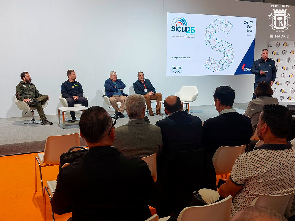 BomberosMad's tweet photo. Participamos en la conferencia sobre los nuevos retos de la grandes #emergencias @SICUR_   
- Lecciones aprendidas de la gestión de la DANA de Valencia
- Las emergencias vinculadas a desabastecimientos energéticos
- Riesgos ambientales y fenómenos meteorológicos adversos
#sicur26 https://t.co/ixGQCdHXWj