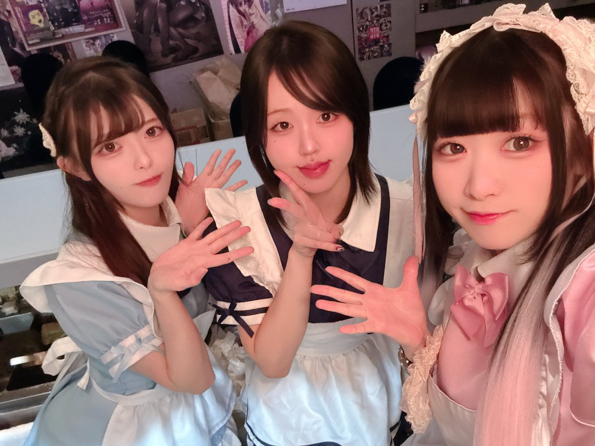 みらくるぱれっとオープンなのです🎀

本日しぃな🍓るい🐼りか🪼でお待ちしているのです(՞ .ˬ.՞)"

るい🐼卒業明日明後日なのです🌸⟡.*
ぜひるい🐼ちゃんに最後会いに来て欲しいのです^ ̥_  ̫ _ ̥^