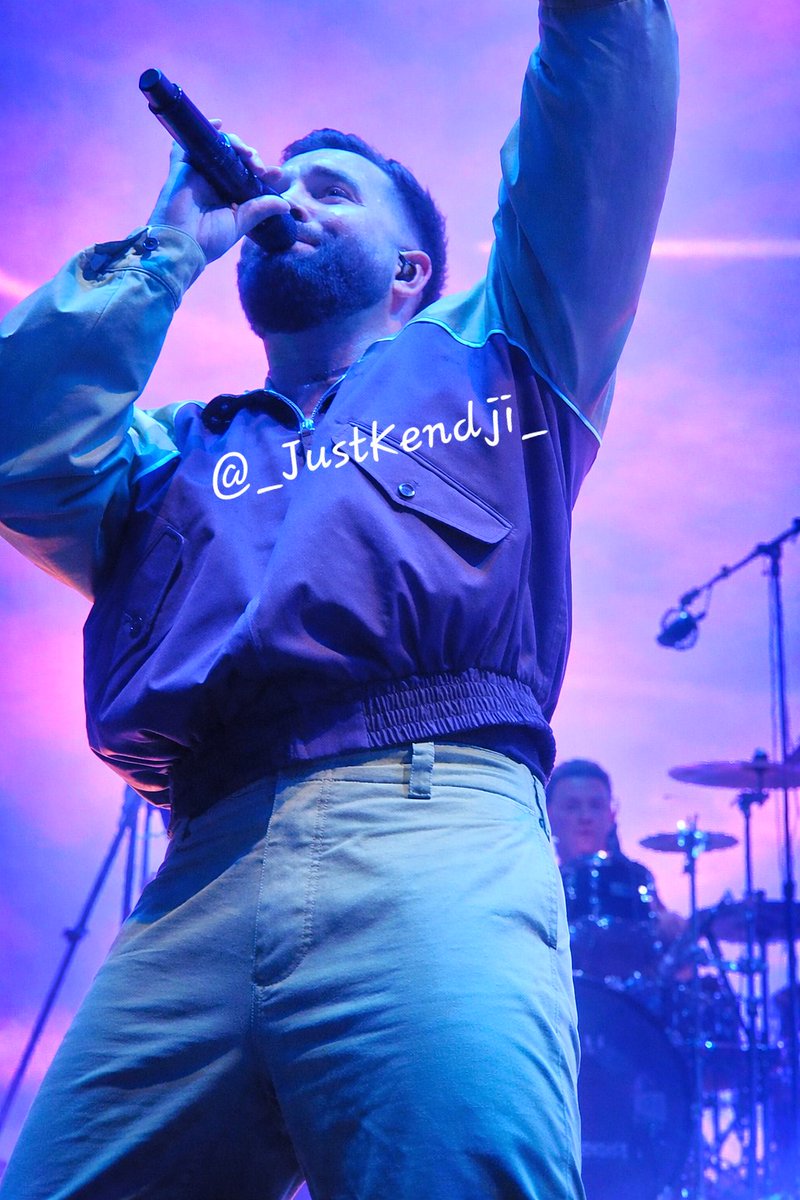 Le rêve continue...
Nos 10 ans, cette tournée, je vais en garder de très bons souvenirs. 
Meilleure tournée ❤️
<a href="/GIRACKENDJI/">Kendji Girac</a> 
📸 SOPHIE 📸
