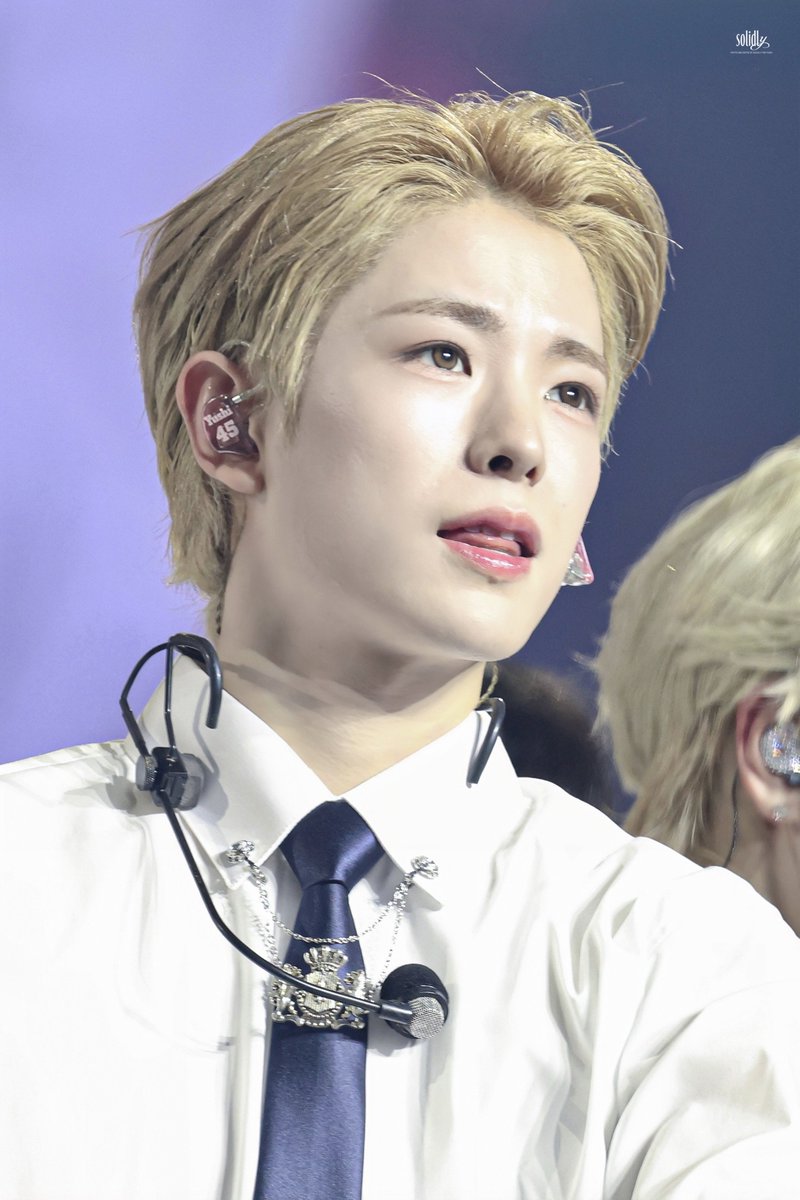 𝘴𝘰𝘭𝘪𝘥𝘭𝘺 tweet media