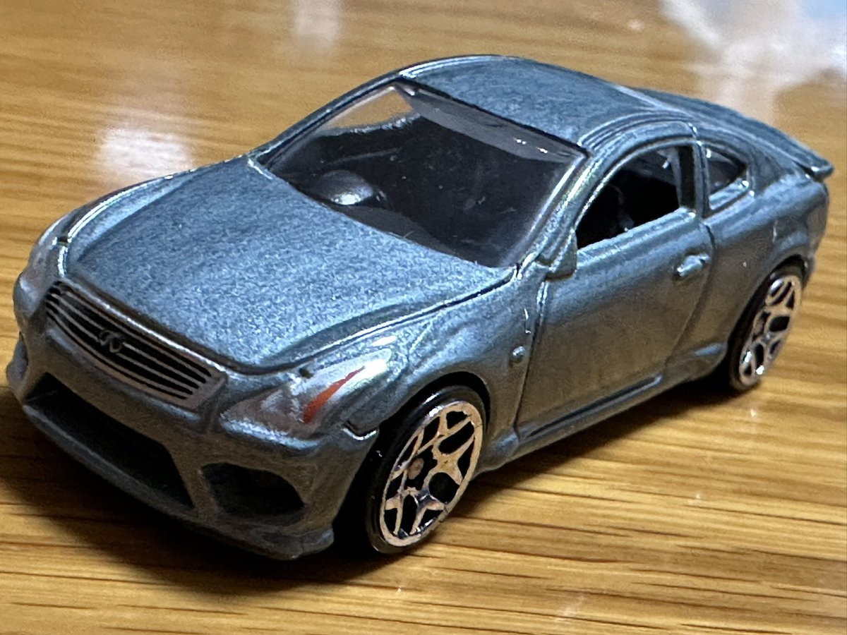 infiniti g37 先日の20パックから 何だこれと思ったらオマエかー