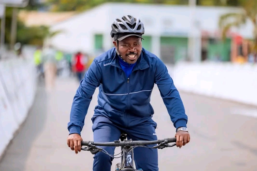 Fabien27482484's tweet photo. @habanabakizefi1 @RubavuDistrict @promulindwa @Rwanda_Sports @cyclingrwanda It was very stunning to see our leaders @promulindwa @Deonzabo2 joining others In Tour du Rwanda #socialRide . This is @RubavuDistrict
A vibrant city. https://t.co/RK3vQgMUf3