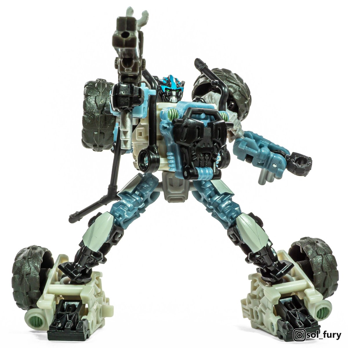 SolFury's tweet photo. "Ground Control to Major Tom..."
Half Track with Major Altitude - Transformers Dark of the Moon (Human Alliance Basic, 2011)
#transformers
#transformersdarkofthemoon
#transformersmovie https://t.co/k5f9BF7PEi