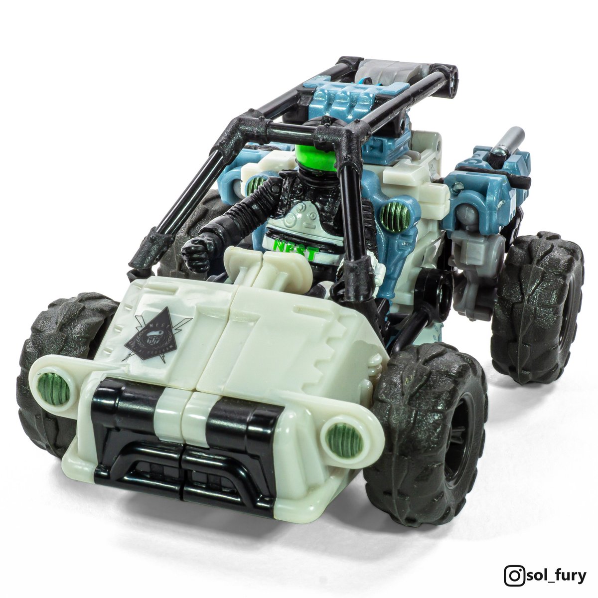SolFury's tweet photo. "Ground Control to Major Tom..."
Half Track with Major Altitude - Transformers Dark of the Moon (Human Alliance Basic, 2011)
#transformers
#transformersdarkofthemoon
#transformersmovie https://t.co/k5f9BF7PEi