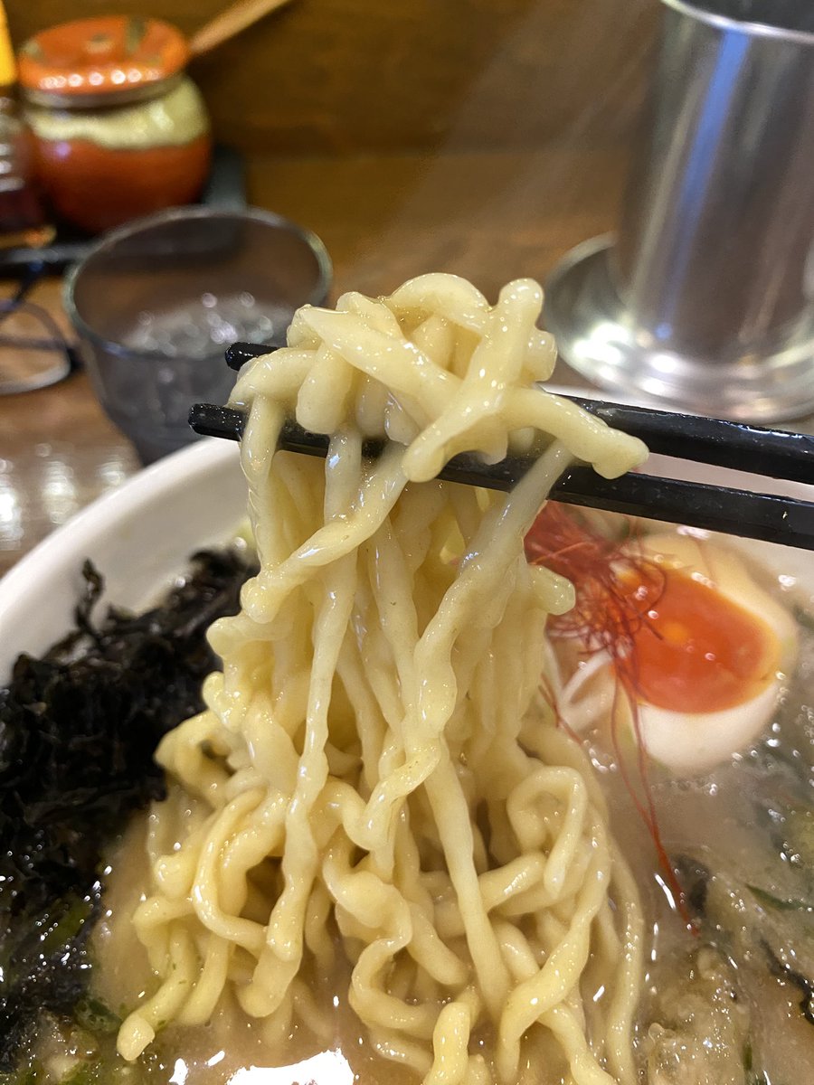 wani2133's tweet photo. 泉区南中山
らーめんおもと
2月限定メニュー
宮城県産牡蠣basil味噌 1680円
ぷりっぷりっの牡蠣が美味い贅沢な一品。
今日は後半辛味を足して味わいました。
美味しいなぁ〜。来月は何だろう楽しみ。 https://t.co/VGiOeMdJBP