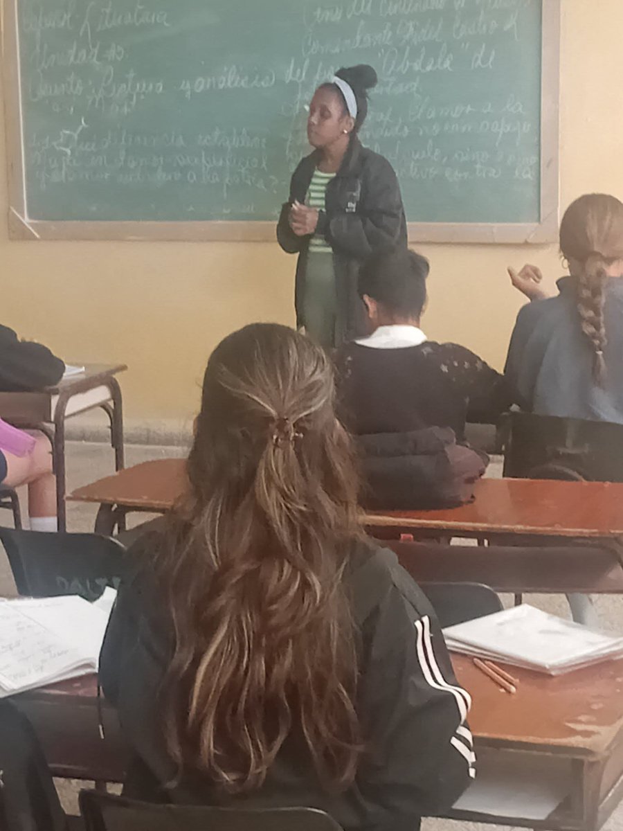 En las aulas de la Escuela Pedagógica Nicolás Guillén Batista, cada día se teje una historia de entrega, pasión y aprendizaje. 📚✨
Docentes y estudiantes caminan juntos en este hermoso proceso docente educativo
#CubaMined
#EducadoresCamagüeyanos
#UnidosXCuba
🟥⬜️🟦