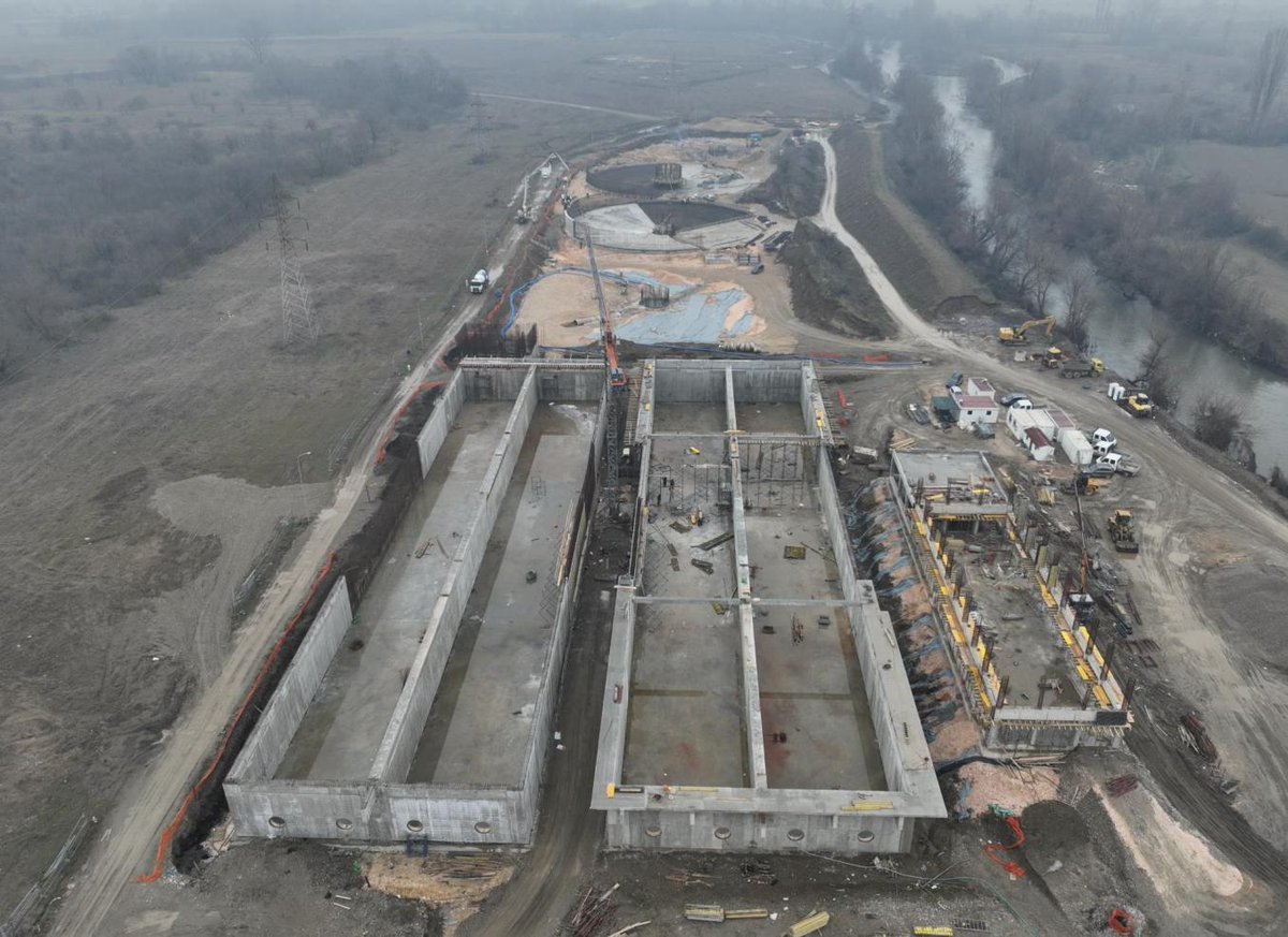 Extremely glad to see real #progress on the #Skopje Wastewater Treatment Plant during this week’s site visit with local &amp; intl' partners (kudos!).
Works started last year, with joint financing from the <a href="/EIB/">European Investment Bank</a> and <a href="/EBRD/">The EBRD</a>, plus €70m in #EU grants secured by the EIB under <a href="/TheWBIF/">The Western Balkans Investment Framework (WBIF)</a>.
