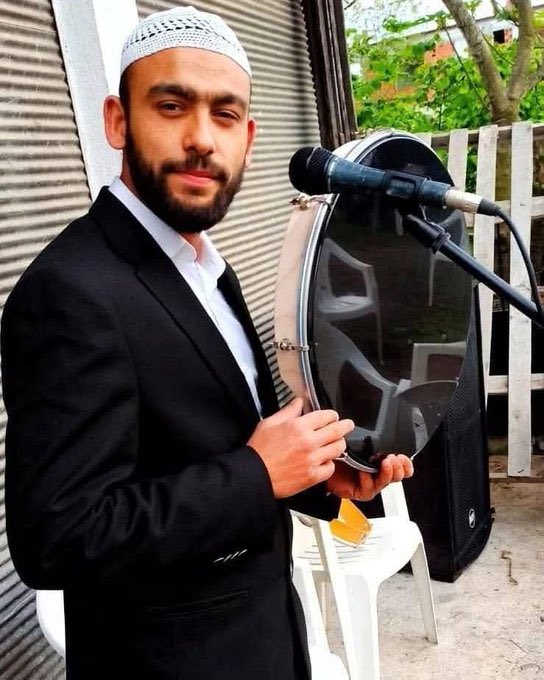 TalipBelgie's tweet photo. Celal Karatüre, Bir hafta içinde,

Hu der Allah İlahisini söyleyerek,

Dünya sıralamasında 9,cu oldu.

Türkiye’de 1,ci oldu. 

Bu kardeşimizi Destekliyormuyuz,

Çok Kuvvet EVET istiyorum. https://t.co/Z6vpC7iTxL