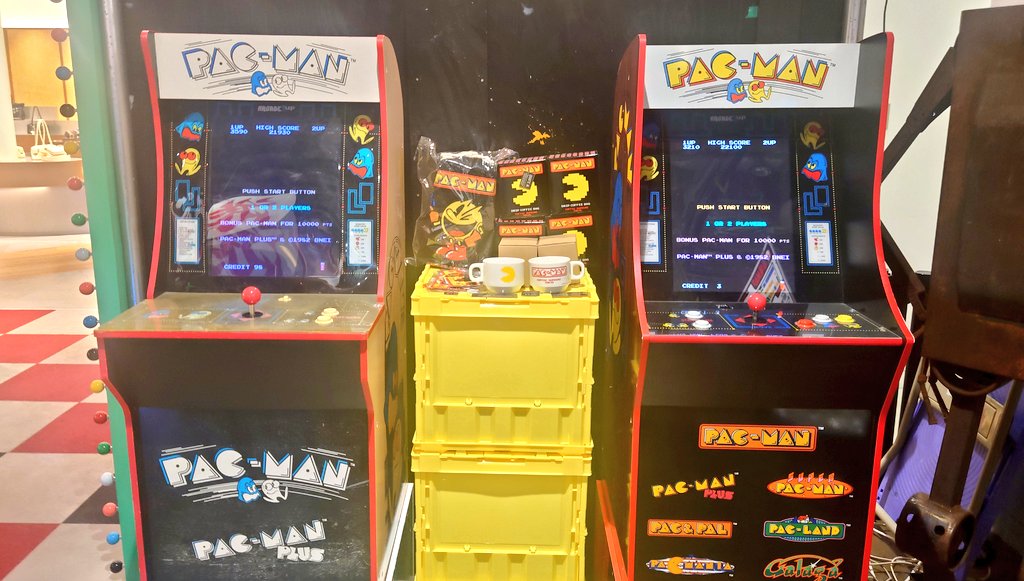 garou_ayukat's tweet image. パルコゲームズの展示は
雰囲気が良くて
ファンタジーゾーンやパックマンの
ポップなカラーや
レトロなVCSとATARI2800の対比も
さり気なく稼働配置してある高速船も
渋谷に馴染んでおりました。

高速船久々にやりましたが
触り心地が凄くて
ミニ高速船欲しくなります！

#PARCOGAMES
#レトロゲーム