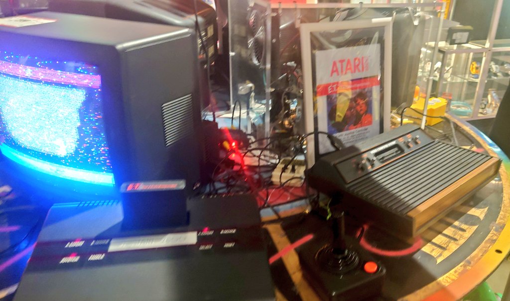 garou_ayukat's tweet image. パルコゲームズの展示は
雰囲気が良くて
ファンタジーゾーンやパックマンの
ポップなカラーや
レトロなVCSとATARI2800の対比も
さり気なく稼働配置してある高速船も
渋谷に馴染んでおりました。

高速船久々にやりましたが
触り心地が凄くて
ミニ高速船欲しくなります！

#PARCOGAMES
#レトロゲーム