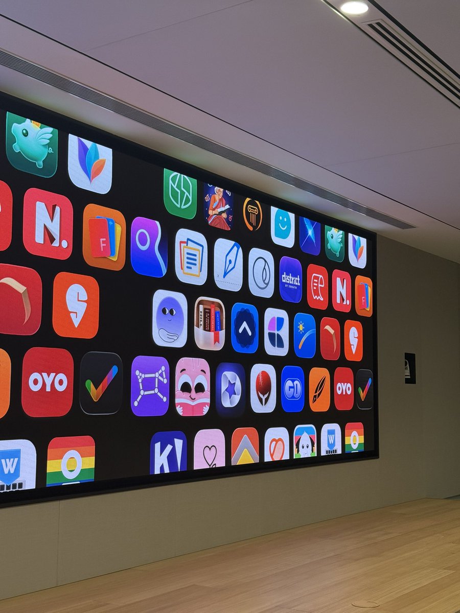 PocketShelf tweet media