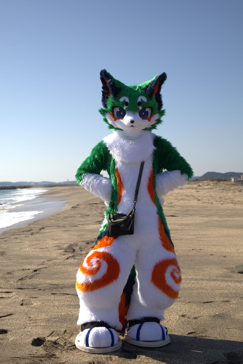 ほらっ、ついてこないと置いてくぞ～」 📷：@nemuimoudame811 #ケモノ