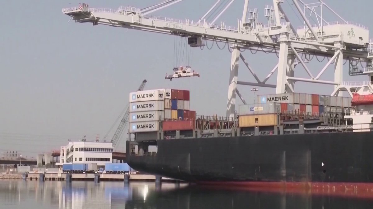 موجة دعاوى غير مسبوقة ضد الإدارة الأميركية بعد إلغاء الرسوم الجمركية جرس الإغلاق _Business 