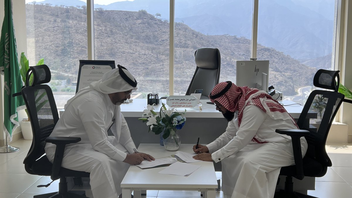 وقعت جمعية البر الأهلية بمحافظة رجال ألمع اتفاقية شراكة مع مستشفى المحافظة العام لتوفير كراسي متحركة،  وذلك من خلال مشروع “رِفاد” ضمن مبادرة #أجاويد4،
حيث يأتي هذا المشروع لدعم تسهيلات تنقل كبار السن والمرضى داخل المستشفى وضمان راحتهم أثناء تلقي الخدمات الصحية

مثل الجمعية في