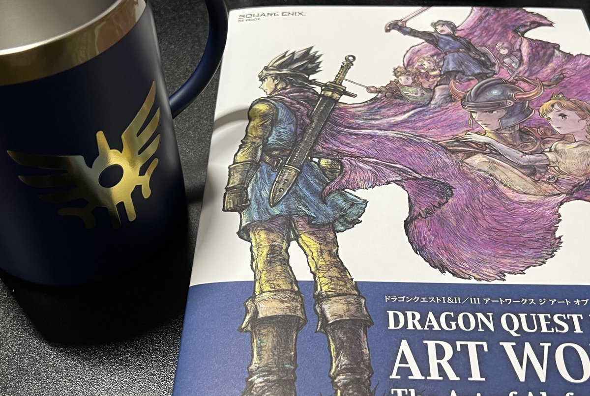 snow_rabbit10's tweet photo. ドラクエＨＤ-２Ｄアート本とロトの紋章ステンレスマグが届いたでぇ！！ https://t.co/CMTJ9jduy0